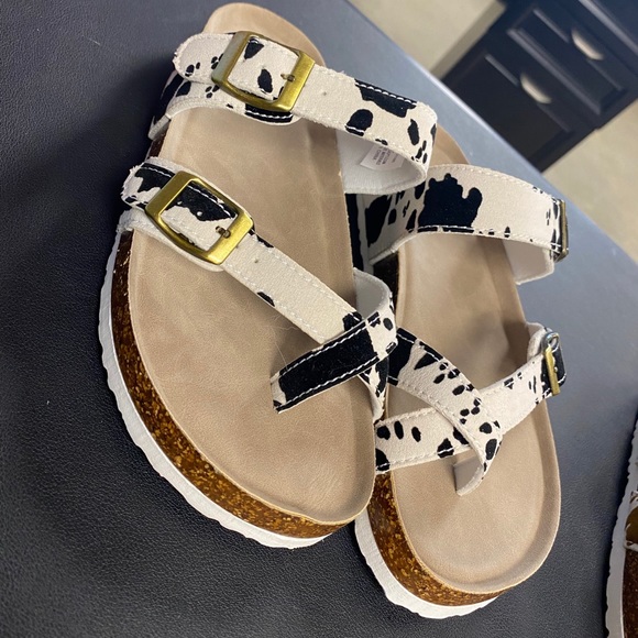 Cow print sandals - Picture 2 of 2